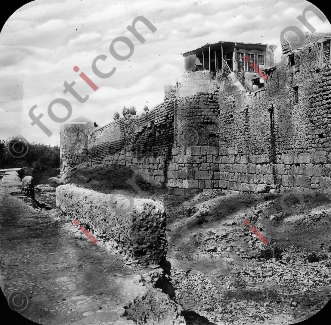 Stadtmauer in Palästina | City wall in Palestine (foticon-simon-heiligesland-54-076-sw.jpg)